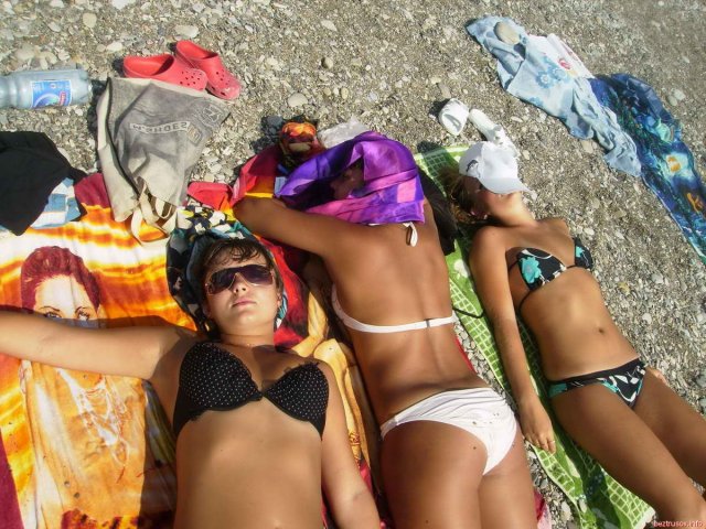 Частные фото красотки с голой пиздой Частные фото красотки с голой пиздой